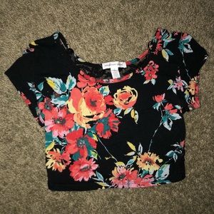 Floral Lace Crop-Top (2)